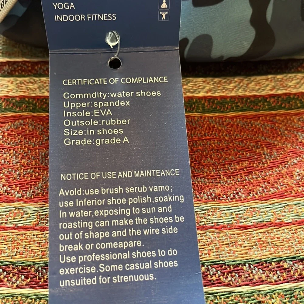 WateLves Blue Camo Kids swim yoga water shoes  size EU 22/23 US 5.5/6